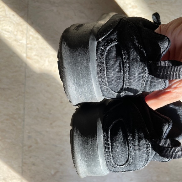 DC Black Shoes - Picture 5 of 17